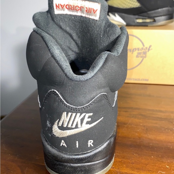 Jordan 5 Metallic 2016 ( Size 8) - Picture 6 of 7